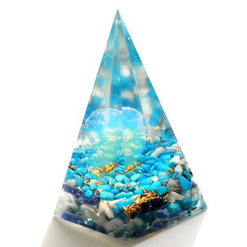 オパライトの高いピラミッドオブジェ《ボヘミアンオルゴナイト》4×5.5cm